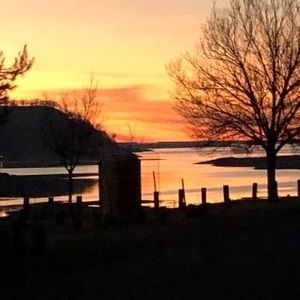 Meet your Posher, Mona